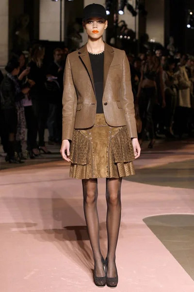 Look 28